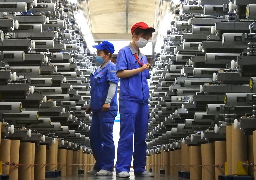 La “locomotora” china carga para la recuperación mundial tras la pandemia, asegura un economista