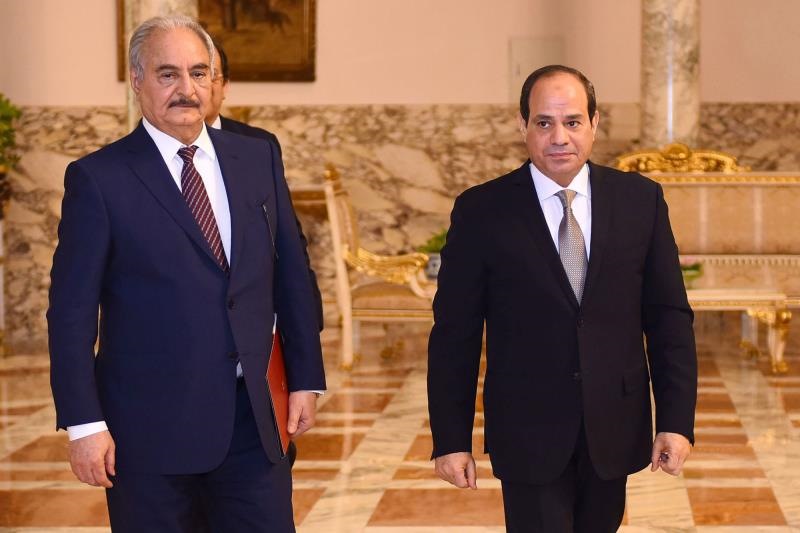 Sisi modera su apoyo a Haftar y se pone del lado de USA