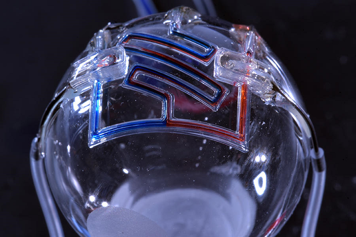 El Ejército de USA y los investigadores, imprimen en 3D canales de microfluidos en una superficie curva