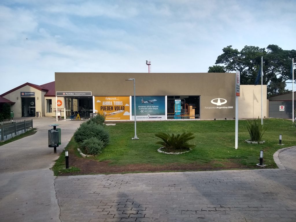 AEROPUERTO EL PALOMAR INHABILITADO PARA OPERAR POR EL COVID.