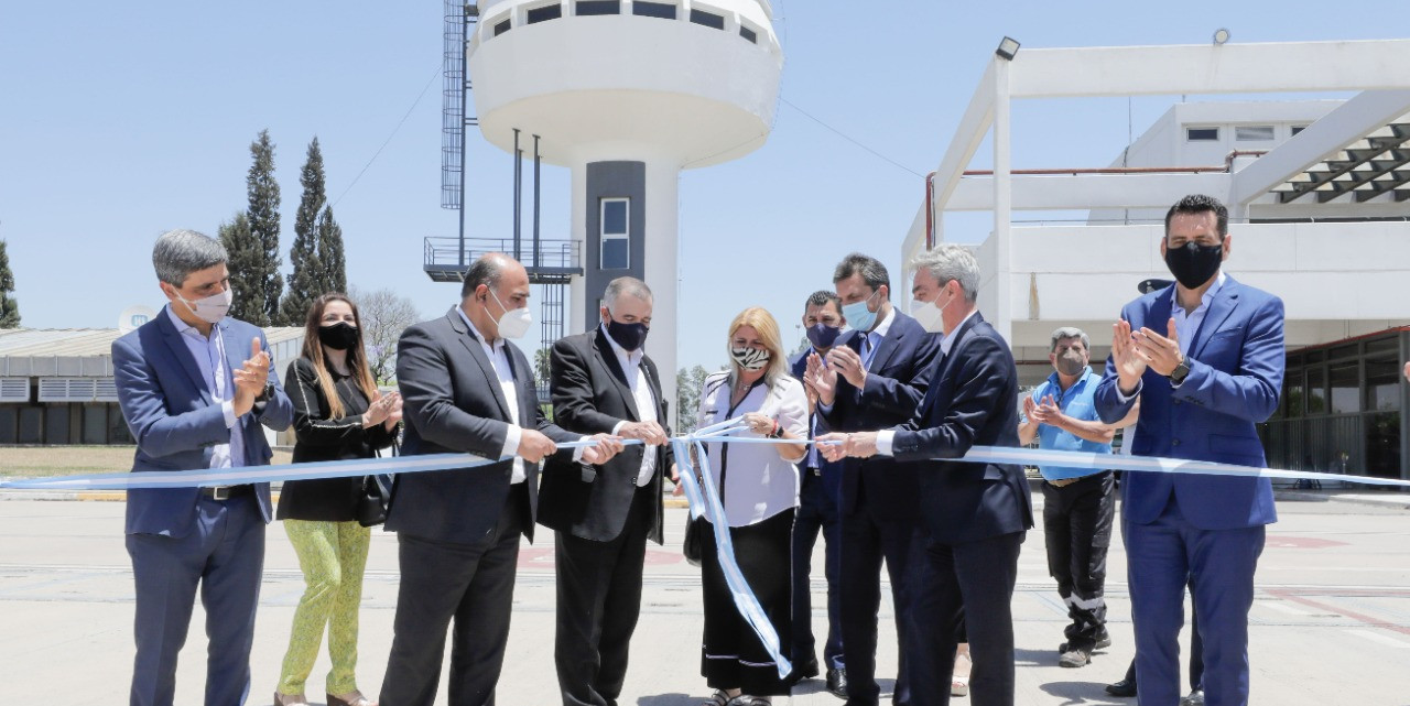 Meoni inauguró la remodelada torre de control en el aeropuerto de Tucumán