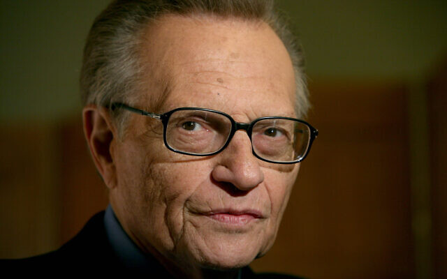 Larry King, gigante de la radiodifusión, muere a los 87 años