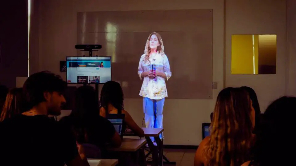 La Universidad Siglo 21 cambia las reglas del juego con docentes holográficos y lleva la educación a otro nivel