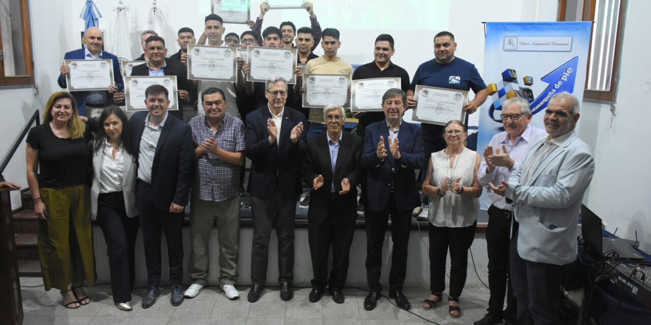 Se graduó una nueva generación de profesionales textiles